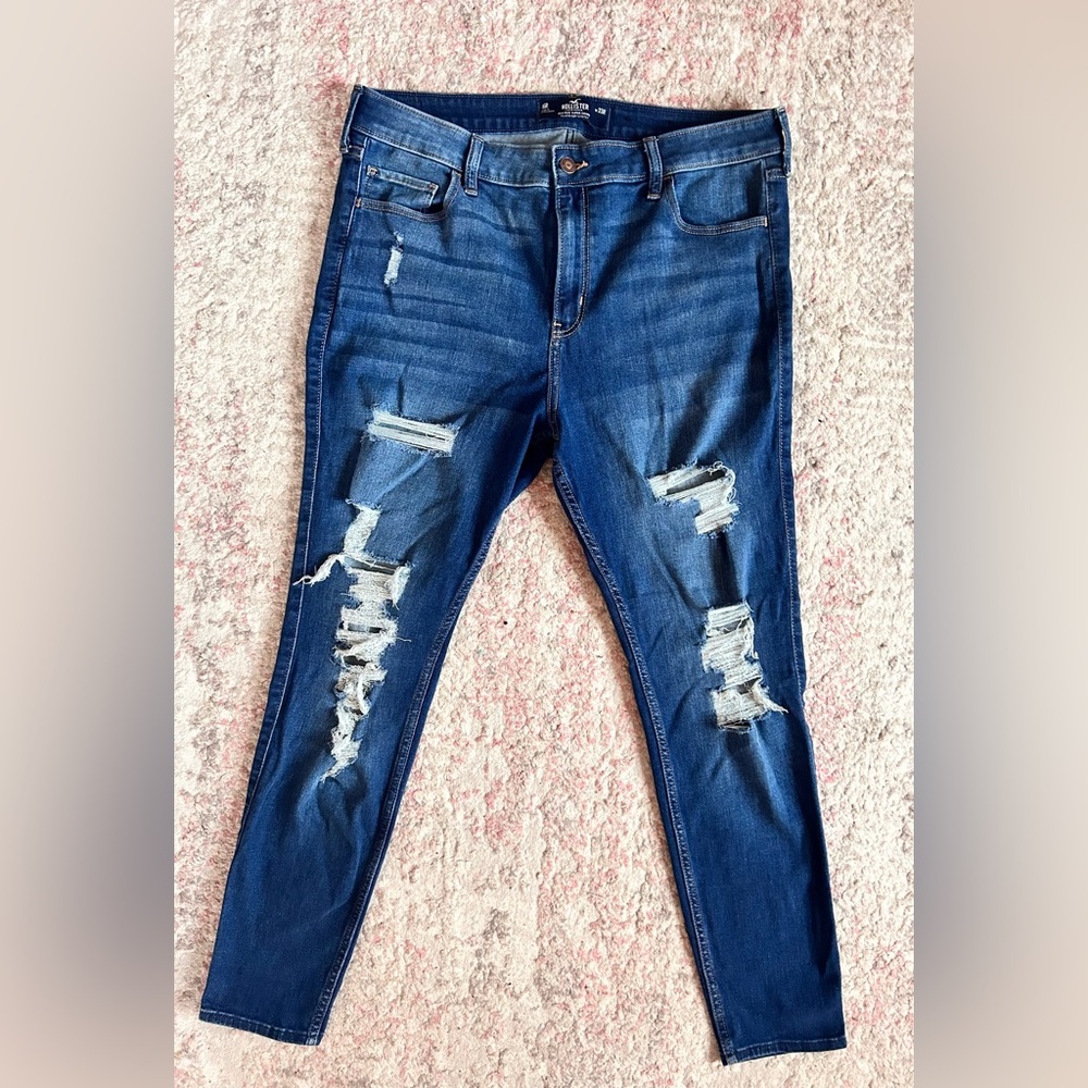 🌸Hollister High-Rise Super Skinny Dark Wash Distressed Stretchy Jeans🌸